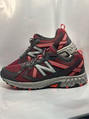 New Balance Womens Size 11 WT410v5 Trail Running Hiking Shoe Maroon/Grey